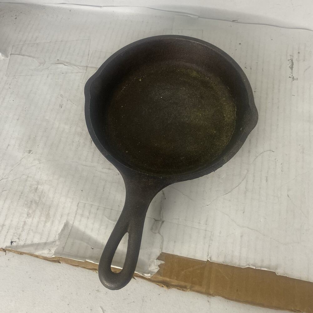 Vintage Lodge 3SK Vintage Cast Iron Skillet 6" Made In USA, Great Condition